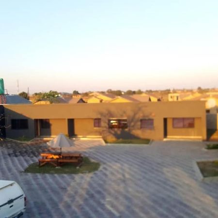 Legends Executive Lodge Choma Ngoại thất bức ảnh